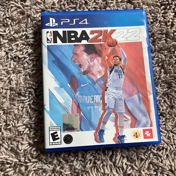 Ps4 video game bundle includes NBA 2K22, madden 22, and MLB the show 22 - Picture 2 of 5